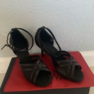 Chic Black Strappy Heels